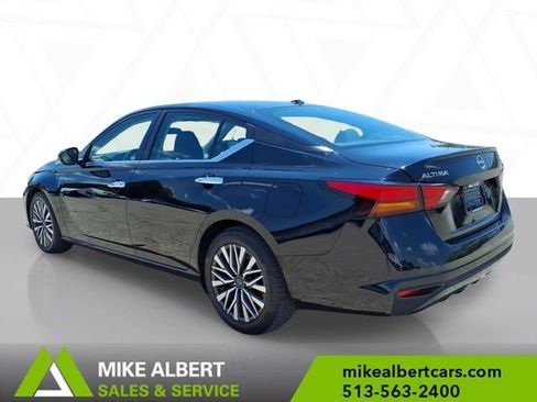 Used 2023 Nissan Altima 2.5 SV FWD image 5