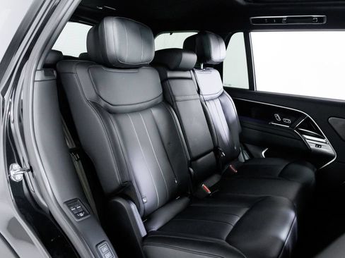 Used 2025 Land Rover Range Rover Long Wheelbase Autobiography AWD/4WD image 24