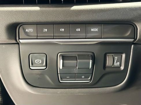 Certified 2025 Cadillac Escalade ESV Premium Luxury image 10