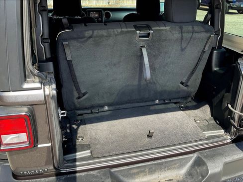 Used 2020 Jeep Wrangler Sport AWD/4WD image 29