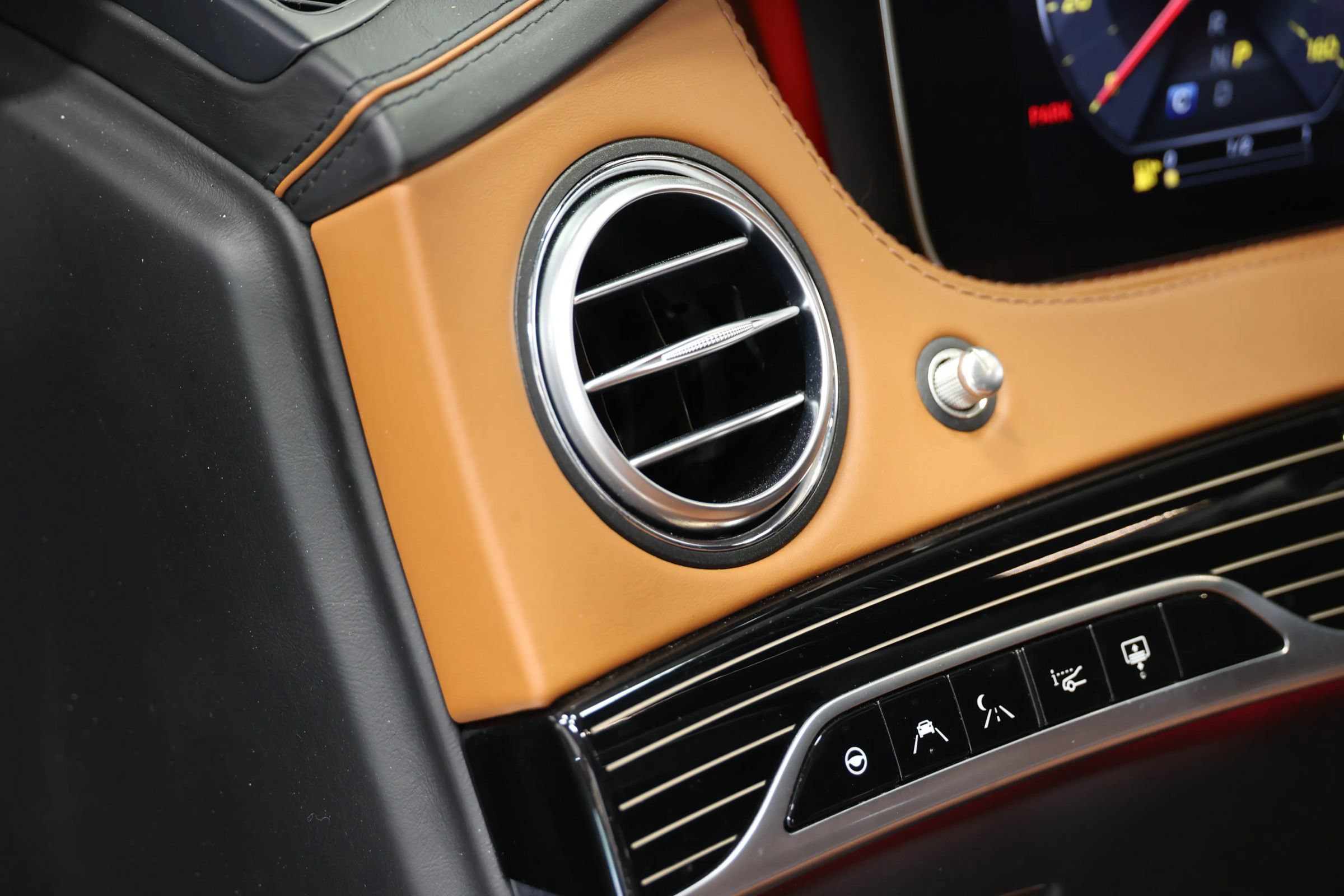Used 2019 Mercedes-Benz Maybach S 560 4MATIC image 24