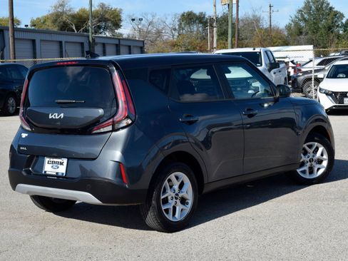 Used 2024 Kia Soul LX w/ Option Group 015 image 10