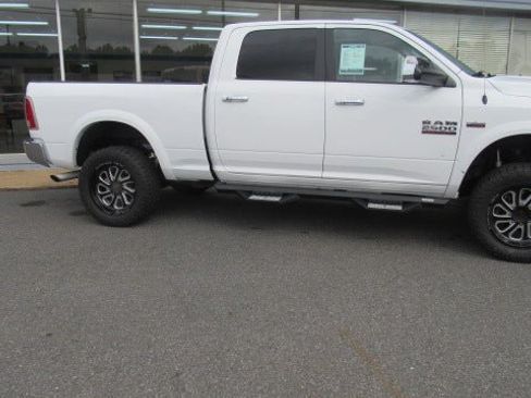Used 2016 RAM 2500 Laramie w/ Convenience Group AWD/4WD image 2