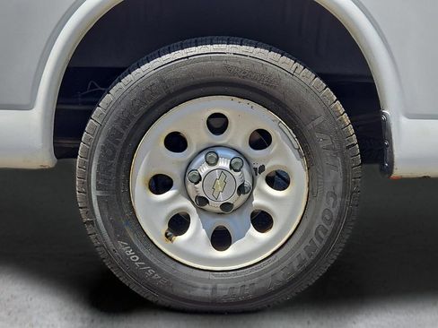 Used 2012 Chevrolet Express 1500 RWD image 9