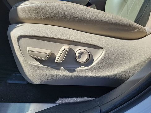 Used 2022 Toyota Highlander Platinum image 15