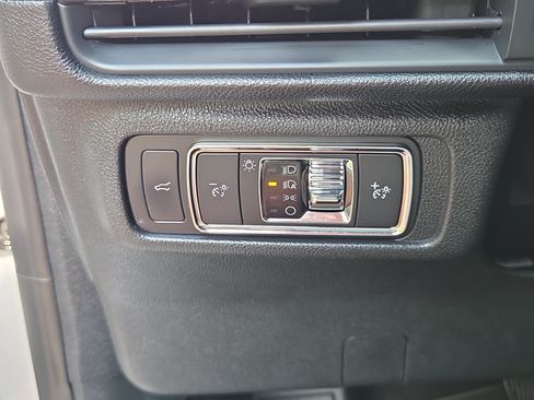 Used 2020 Lincoln Corsair AWD w/ Equipment Group 101A image 31