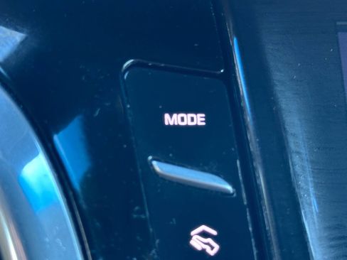 Used 2017 Cadillac Escalade ESV Platinum image 69