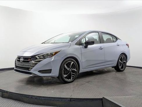 Used 2024 Nissan Versa SR FWD image 2