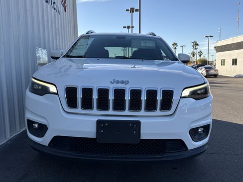 Used 2019 Jeep Cherokee Latitude w/ Popular Appearance Group image 4