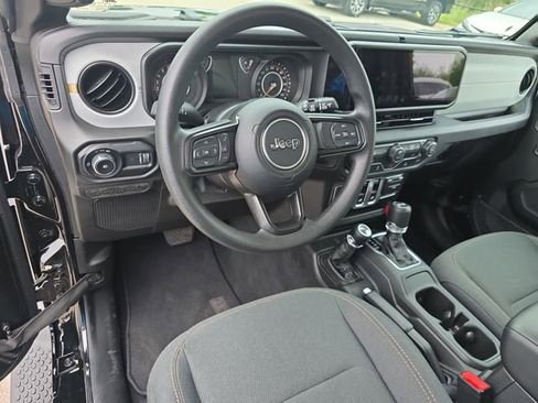 Used 2026 Jeep Wrangler Sport AWD/4WD image 16