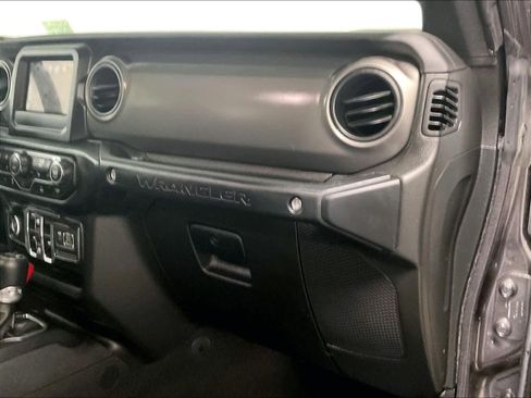 Used 2023 Jeep Wrangler Unlimited w/ Cold Weather Group image 13