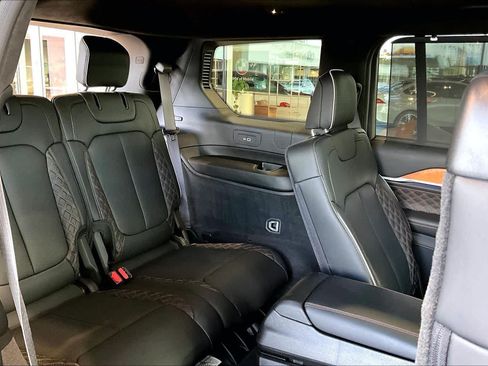 Used 2023 Jeep Grand Cherokee L Summit AWD/4WD image 33