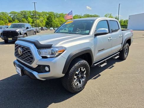 Used 2023 Toyota Tacoma TRD Off-Road AWD/4WD image 3