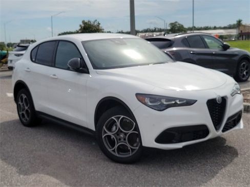 New 2025 Alfa Romeo Stelvio Sprint image 32