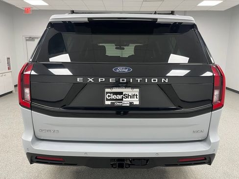 Used 2025 Ford Expedition Max Active AWD/4WD image 9