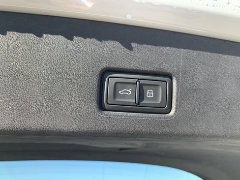 Used 2023 Audi Q4 e-tron Premium Plus w/ Premium Plus image 25