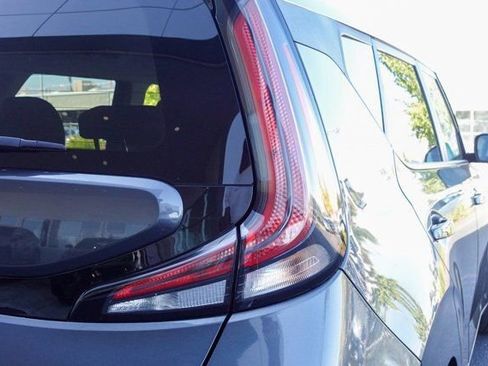 Used 2023 Kia Soul LX w/ Option Group 015 image 6