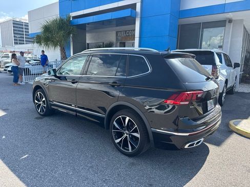 Used 2022 Volkswagen Tiguan SEL R-Line AWD/4WD image 3