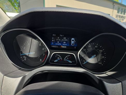Used 2017 Ford Focus SEL w/ Cold Weather Package FWD image 27