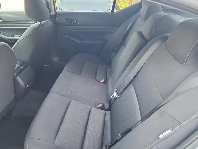 Used 2025 Nissan Altima 2.5 SV FWD image 18