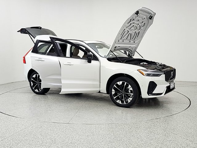 New 2026 Volvo XC60 B5 Plus w/ Protection Package Premier AWD/4WD image 10