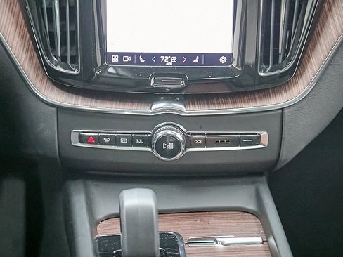 Certified 2023 Volvo XC60 B5 Plus w/ Protection Package Premier image 30