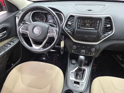 Used 2015 Jeep Cherokee Latitude AWD/4WD image 30