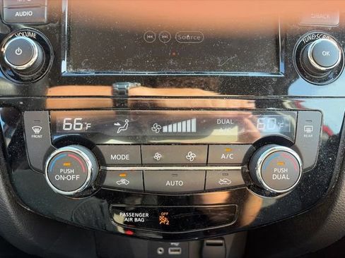 Used 2019 Nissan Rogue Sport SV FWD image 34