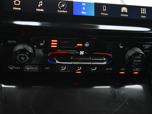 Used 2023 Jeep Grand Cherokee L Limited image 31