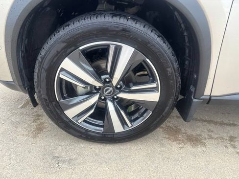Used 2023 Nissan Rogue Platinum FWD image 13