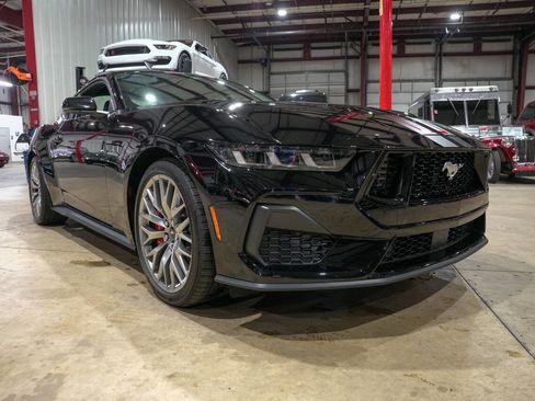 Used 2024 Ford Mustang GT Premium image 11