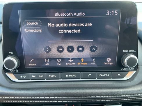 Used 2025 Nissan Rogue SV AWD/4WD image 17