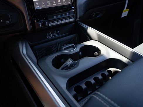 New 2026 RAM 2500 Big Horn AWD/4WD image 26