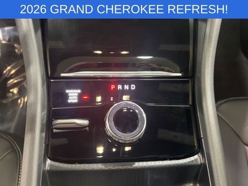 New 2026 Jeep Grand Cherokee Limited w/ Limited Altitude Package AWD/4WD image 24