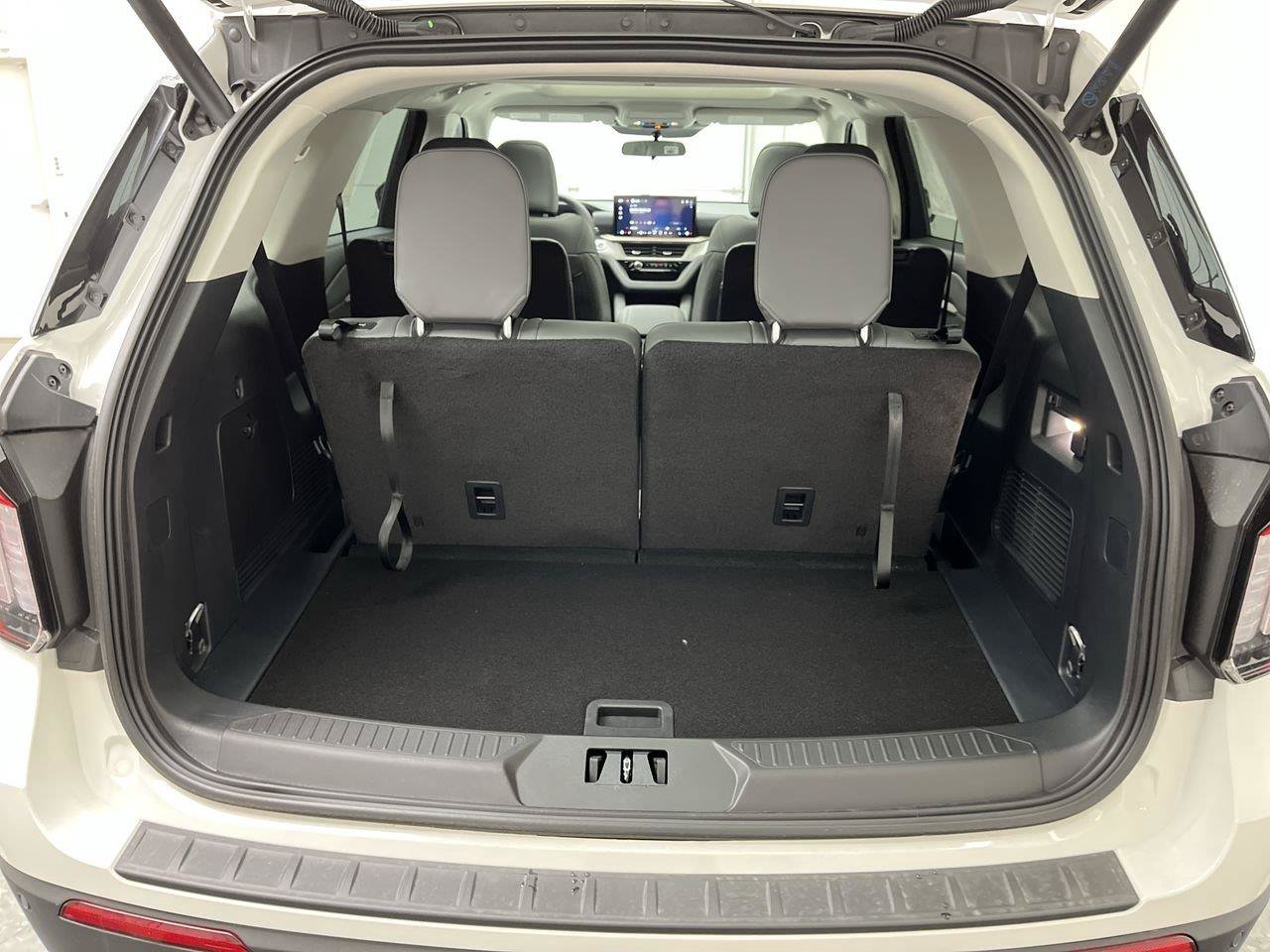 New 2026 Ford Explorer Active w/ Active Comfort Package AWD/4WD image 32