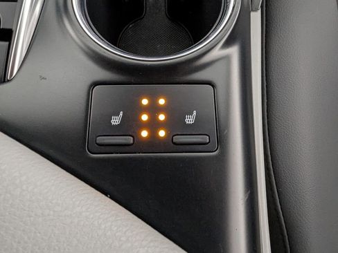 Used 2019 Toyota Camry XLE w/ Navigation Package image 20