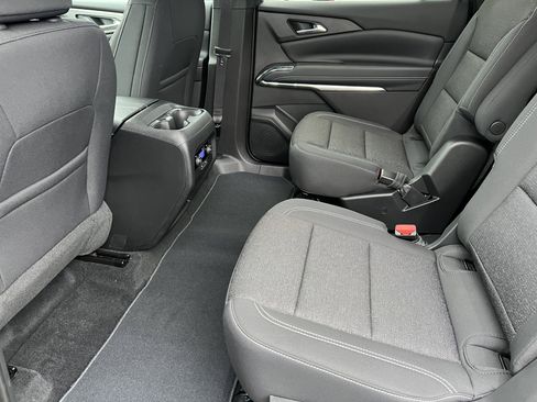 New 2026 Chevrolet Traverse LT w/ Sun and Wheel Package image 16