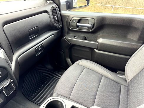 Used 2024 Chevrolet Silverado 2500 Custom w/ Custom Value Package image 28