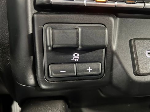 Used 2022 Chevrolet Silverado 2500 High Country w/ Z71 Off-Road Package image 11