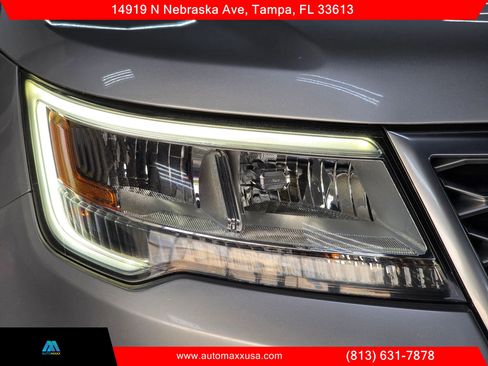 Used 2017 Ford Explorer Platinum AWD/4WD image 4