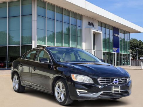 Used 2014 Volvo S60 T5 image 2