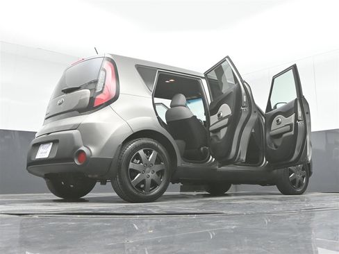 Used 2015 Kia Soul image 40