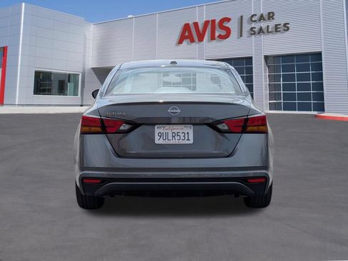 Used 2025 Nissan Altima 2.5 SV FWD image 7