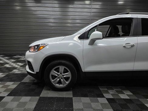 Used 2020 Chevrolet Trax LT w/ LT Convenience Package AWD/4WD image 36