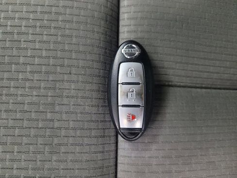 Used 2017 Nissan Titan S image 32