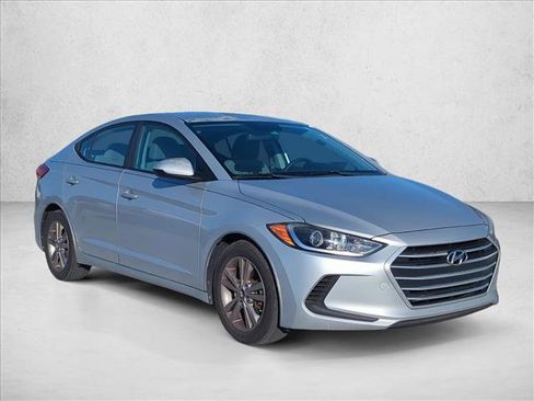 Used 2017 Hyundai Elantra SE image 3