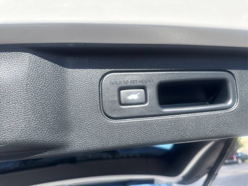 Certified 2023 Honda Pilot Touring image 24