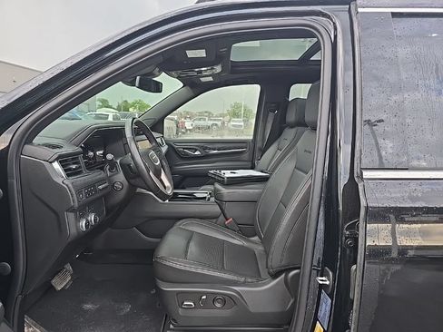 Used 2023 GMC Yukon XL Denali AWD/4WD image 13
