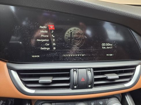 Used 2018 Alfa Romeo Giulia AWD image 28