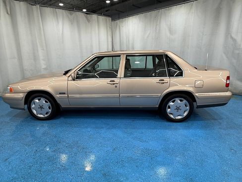 Used 1996 Volvo 960 Sedan RWD image 3